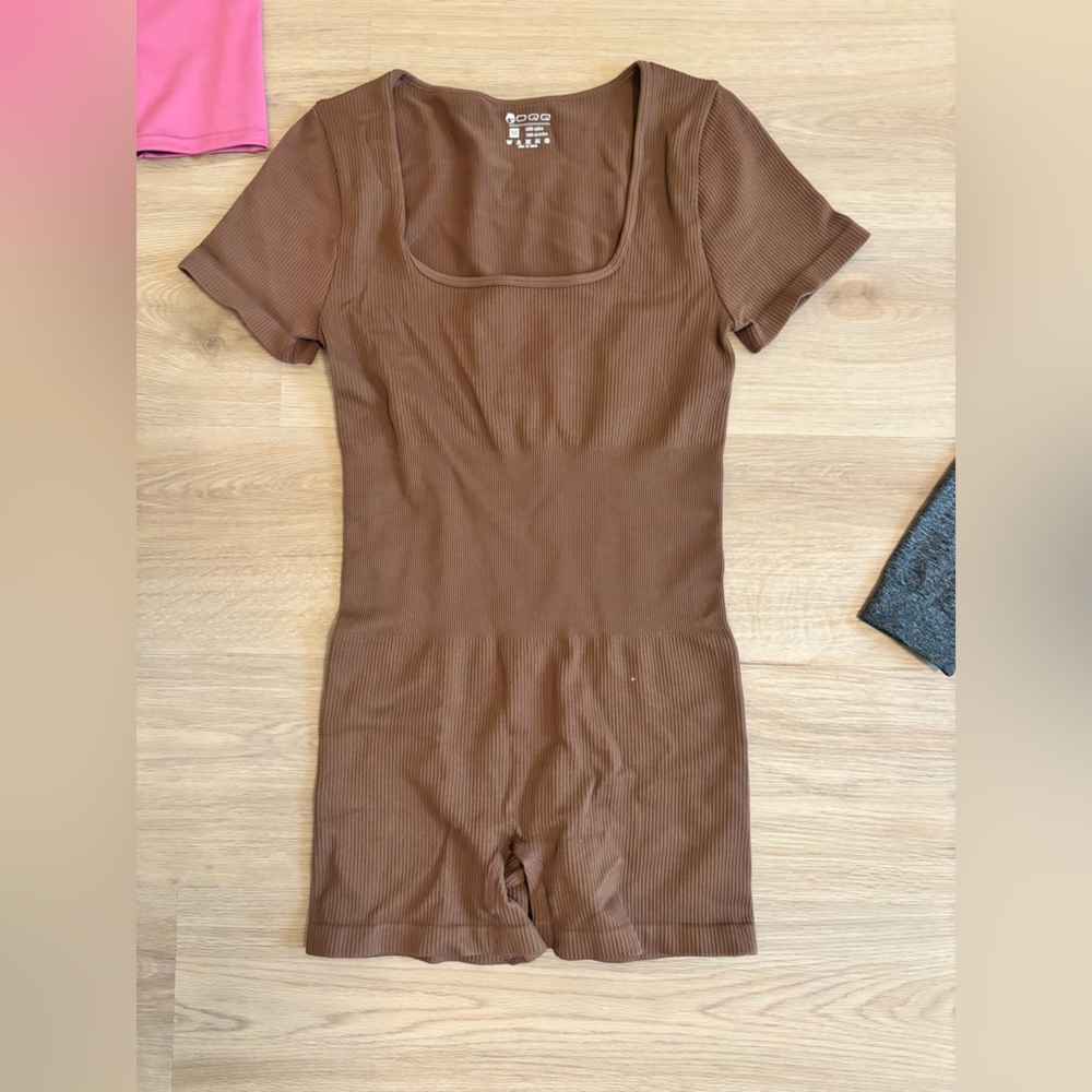 Ribbed Short-Sleeve Brown Romper